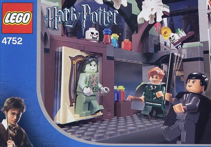 LEGO 4752 - Professor Lupin's Classroom